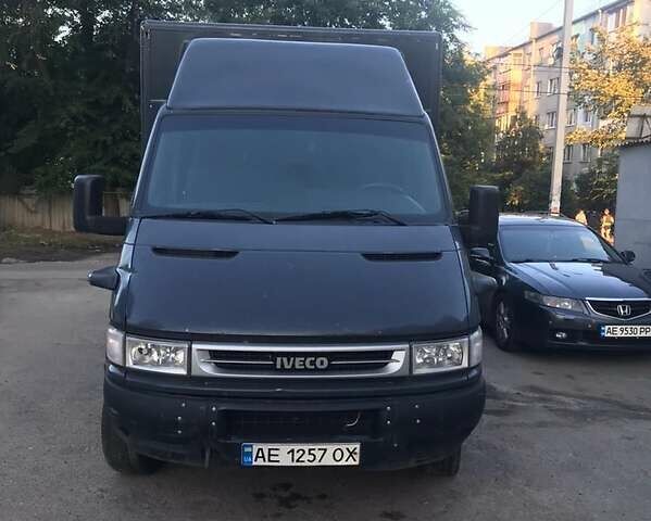Черный Ивеко Дейли, объемом двигателя 2.8 л и пробегом 300 тыс. км за 8900 $, фото 3 на Automoto.ua