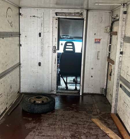 Черный Ивеко Дейли, объемом двигателя 2.8 л и пробегом 300 тыс. км за 8900 $, фото 8 на Automoto.ua