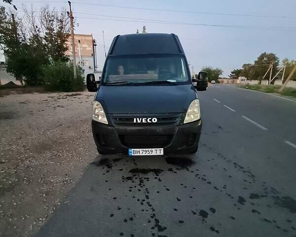 Черный Ивеко Дейли, объемом двигателя 2.29 л и пробегом 356 тыс. км за 8500 $, фото 7 на Automoto.ua
