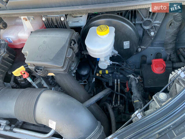 Івеко Дейлі 2022 у Виноградове на Automoto.ua Чорний Івеко Дейлі, об'ємом двигуна 3 л та пробігом 303 тис. км за 29900 $, фото 9 на Automoto.ua