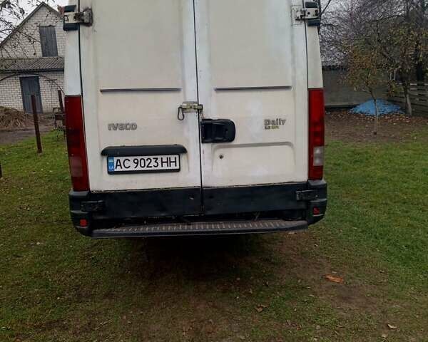 Белый Ивеко Дейли груз., объемом двигателя 3 л и пробегом 480 тыс. км за 6600 $, фото 2 на Automoto.ua