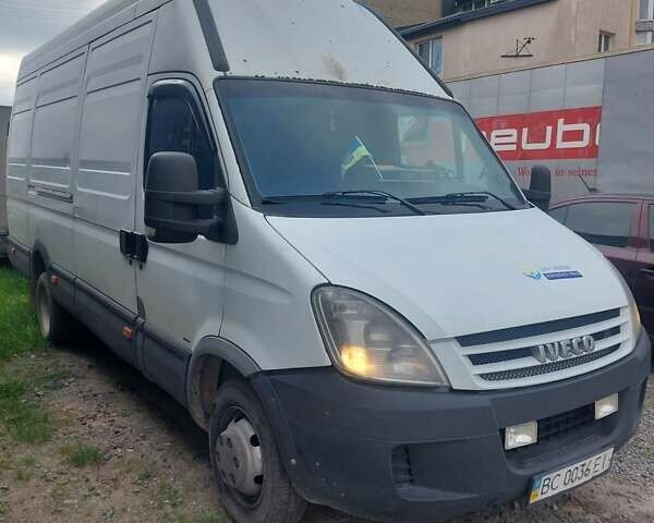 Белый Ивеко Дейли груз., объемом двигателя 3 л и пробегом 750 тыс. км за 7700 $, фото 1 на Automoto.ua