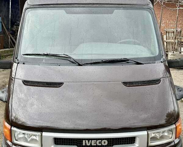 Коричневый Ивеко Дейли, объемом двигателя 2.8 л и пробегом 670 тыс. км за 7200 $, фото 2 на Automoto.ua