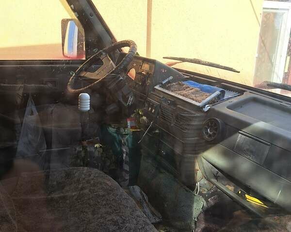 Ивеко Дейли 1992 в Харькове на Automoto.ua Красный Ивеко Дейли, объемом двигателя 2.5 л и пробегом 130 тыс. км за 4200 $, фото 3 на Automoto.ua