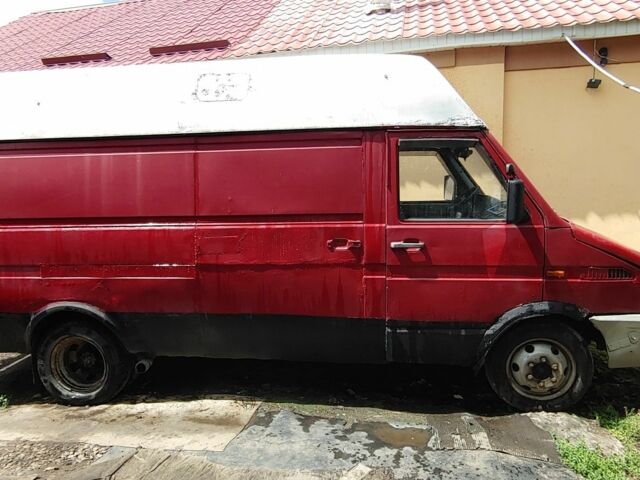 Красный Ивеко Дейли, объемом двигателя 3 л и пробегом 100 тыс. км за 3500 $, фото 2 на Automoto.ua