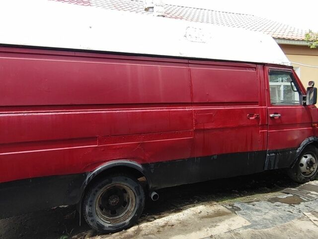 Красный Ивеко Дейли, объемом двигателя 3 л и пробегом 100 тыс. км за 3500 $, фото 1 на Automoto.ua