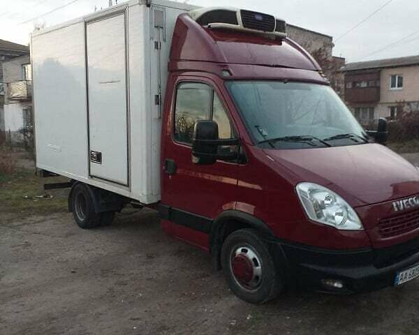 Красный Ивеко Дейли, объемом двигателя 3 л и пробегом 369 тыс. км за 17000 $, фото 1 на Automoto.ua