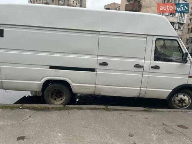 Ивеко Дейли, объемом двигателя 2.5 л и пробегом 746 тыс. км за 2500 $, фото 1 на Automoto.ua