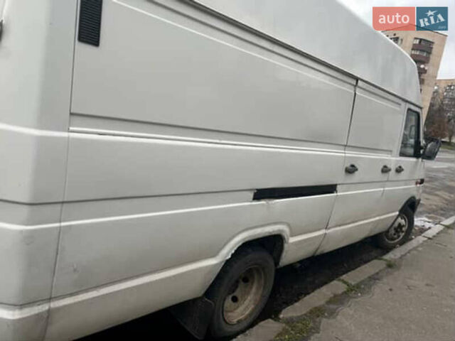 Ивеко Дейли, объемом двигателя 2.5 л и пробегом 746 тыс. км за 2500 $, фото 2 на Automoto.ua