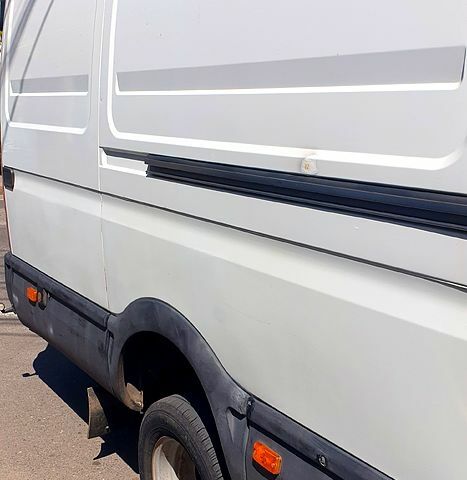 Ивеко Дейли, объемом двигателя 3 л и пробегом 350 тыс. км за 9900 $, фото 3 на Automoto.ua