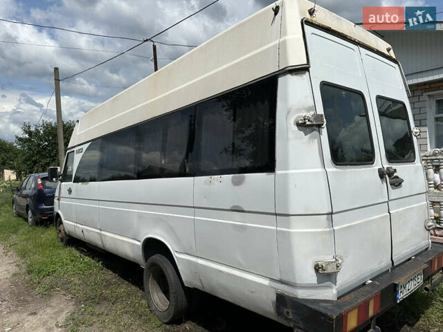 Белый Ивеко Дейли пасс., объемом двигателя 2.8 л и пробегом 380 тыс. км за 3500 $, фото 1 на Automoto.ua