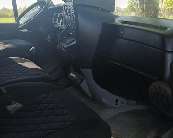 Белый Ивеко Дейли пасс., объемом двигателя 3 л и пробегом 325 тыс. км за 7750 $, фото 5 на Automoto.ua