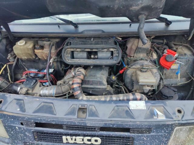 Чорний Івеко Daily пасс., об'ємом двигуна 2.8 л та пробігом 400 тис. км за 2837 $, фото 6 на Automoto.ua