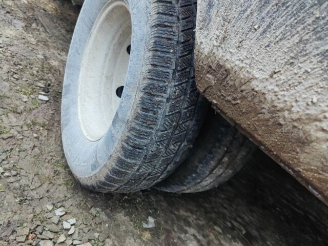 Чорний Івеко Daily пасс., об'ємом двигуна 2.8 л та пробігом 400 тис. км за 2837 $, фото 4 на Automoto.ua