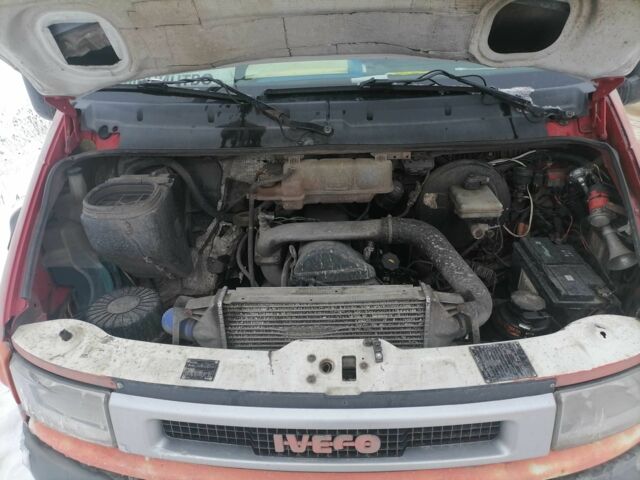 Красный Ивеко Дейли пасс., объемом двигателя 2.8 л и пробегом 334 тыс. км за 3200 $, фото 6 на Automoto.ua