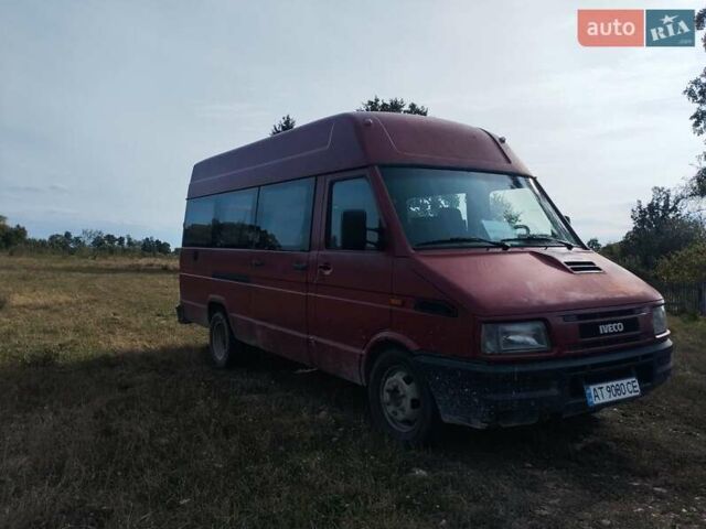 Красный Ивеко Дейли пасс., объемом двигателя 2.5 л и пробегом 380 тыс. км за 2800 $, фото 5 на Automoto.ua