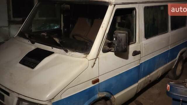 Ивеко Дейли пасс., объемом двигателя 2.8 л и пробегом 300 тыс. км за 2700 $, фото 7 на Automoto.ua