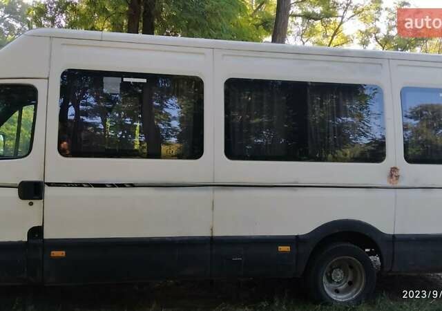 Ивеко Дейли пасс., объемом двигателя 2.8 л и пробегом 430 тыс. км за 4000 $, фото 3 на Automoto.ua