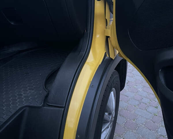 Жовтий Івеко Дейлі, об'ємом двигуна 3 л та пробігом 422 тис. км за 21500 $, фото 12 на Automoto.ua