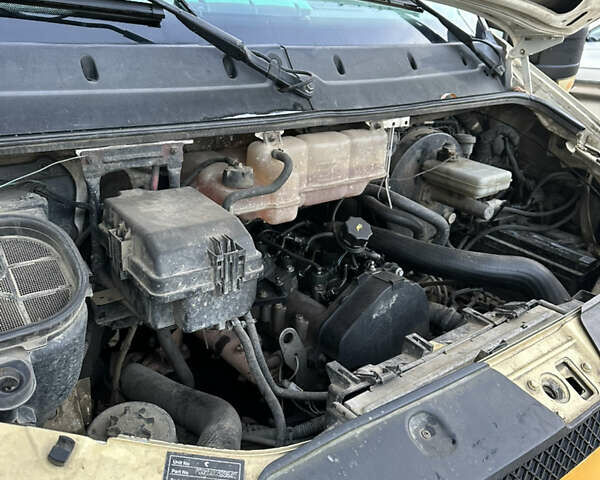 Желтый Ивеко Дейли, объемом двигателя 2.3 л и пробегом 420 тыс. км за 5700 $, фото 6 на Automoto.ua