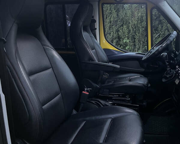 Желтый Ивеко Дейли, объемом двигателя 3 л и пробегом 420 тыс. км за 21500 $, фото 8 на Automoto.ua