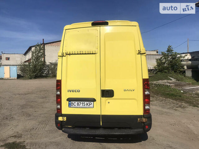 Желтый Ивеко Дейли, объемом двигателя 2.3 л и пробегом 357 тыс. км за 12000 $, фото 1 на Automoto.ua