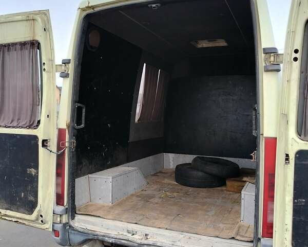 Желтый Ивеко Дейли, объемом двигателя 2.8 л и пробегом 515 тыс. км за 4000 $, фото 6 на Automoto.ua