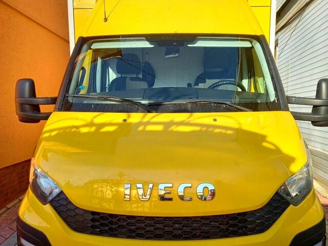 Желтый Ивеко Дейли, объемом двигателя 3 л и пробегом 400 тыс. км за 21900 $, фото 1 на Automoto.ua