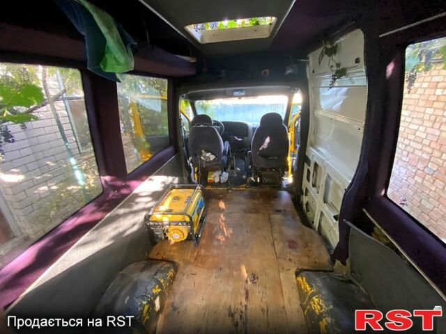 Желтый Ивеко Дейли, объемом двигателя 2.8 л и пробегом 450 тыс. км за 3499 $, фото 9 на Automoto.ua