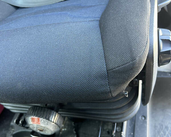 Серый Ивеко Дейли, объемом двигателя 3 л и пробегом 180 тыс. км за 26800 $, фото 10 на Automoto.ua