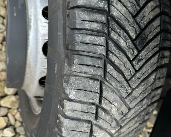 Сірий Івеко Дейлі, об'ємом двигуна 3 л та пробігом 265 тис. км за 33700 $, фото 34 на Automoto.ua