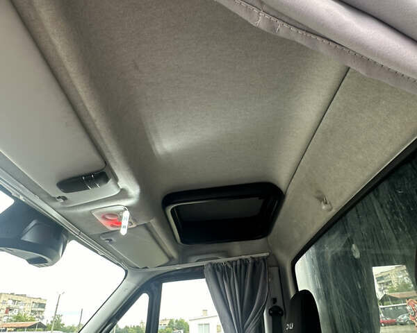 Сірий Івеко Дейлі, об'ємом двигуна 3 л та пробігом 214 тис. км за 39500 $, фото 3 на Automoto.ua