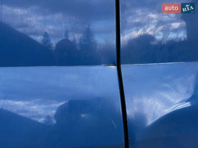 Синій Івеко Дейлі, об'ємом двигуна 3 л та пробігом 411 тис. км за 25000 $, фото 4 на Automoto.ua