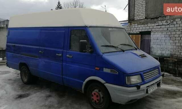 Синий Ивеко Дейли, объемом двигателя 0 л и пробегом 327 тыс. км за 2000 $, фото 1 на Automoto.ua