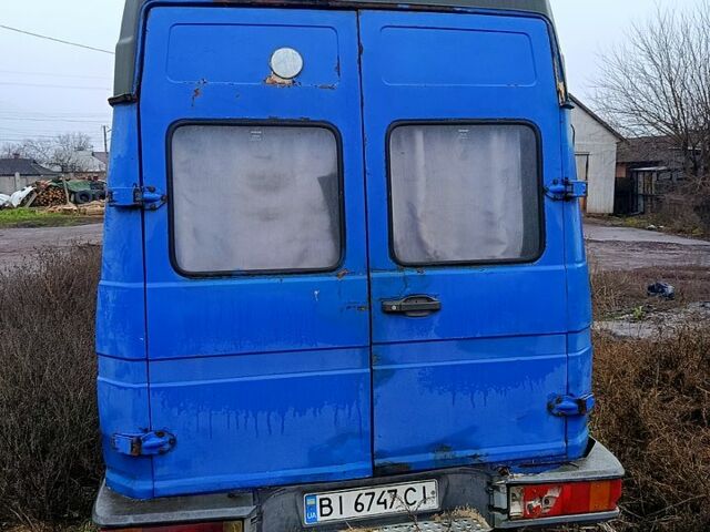 Синий Ивеко Дейли, объемом двигателя 2.8 л и пробегом 200 тыс. км за 2500 $, фото 7 на Automoto.ua