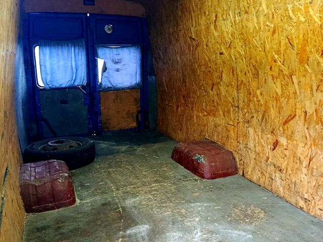 Синий Ивеко Дейли, объемом двигателя 2.8 л и пробегом 200 тыс. км за 2500 $, фото 3 на Automoto.ua