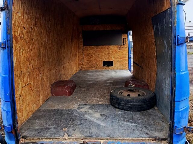 Синий Ивеко Дейли, объемом двигателя 2.8 л и пробегом 200 тыс. км за 2500 $, фото 5 на Automoto.ua