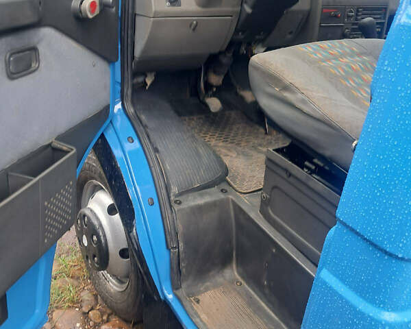 Синий Ивеко Дейли, объемом двигателя 2.8 л и пробегом 100 тыс. км за 6500 $, фото 4 на Automoto.ua