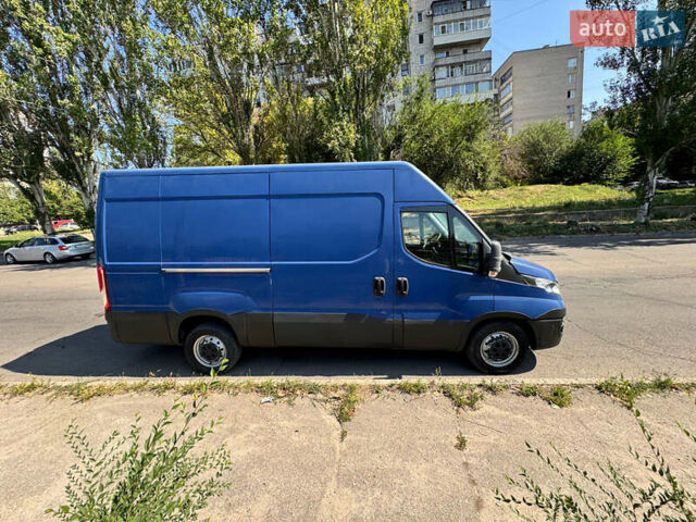 Синий Ивеко Дейли, объемом двигателя 2.29 л и пробегом 202 тыс. км за 15900 $, фото 3 на Automoto.ua