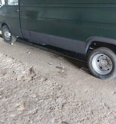 Зелений Івеко Дейлі, об'ємом двигуна 2.5 л та пробігом 320 тис. км за 4000 $, фото 2 на Automoto.ua