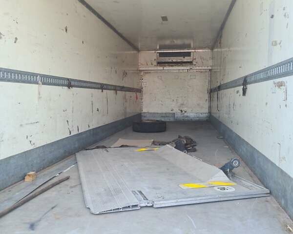 Білий Івеко ЄвроКарго, об'ємом двигуна 5.88 л та пробігом 300 тис. км за 15000 $, фото 6 на Automoto.ua