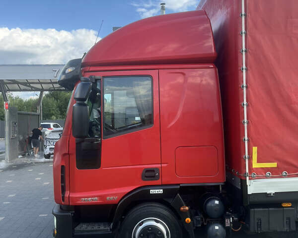 Красный Ивеко ЕвроКарго, объемом двигателя 3.9 л и пробегом 140 тыс. км за 18000 $, фото 2 на Automoto.ua