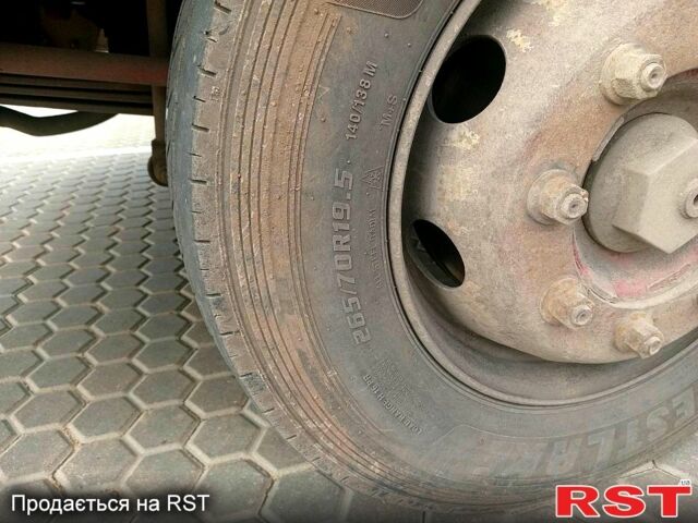 Желтый Ивеко ЕвроКарго, объемом двигателя 5.9 л и пробегом 700 тыс. км за 8500 $, фото 9 на Automoto.ua