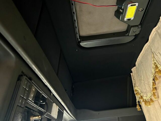 Чорний Івеко ЄвроСтар, об'ємом двигуна 13 л та пробігом 1000 тис. км за 10500 $, фото 8 на Automoto.ua