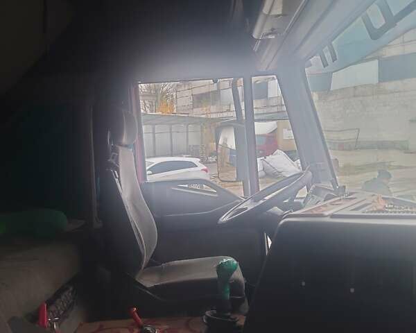 Красный Ивеко ЕвроСтар, объемом двигателя 10.8 л и пробегом 300 тыс. км за 2999 $, фото 5 на Automoto.ua