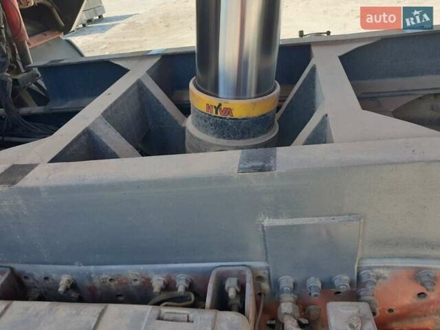 Белый Ивеко ЕвроТех, объемом двигателя 0 л и пробегом 999 тыс. км за 14550 $, фото 4 на Automoto.ua