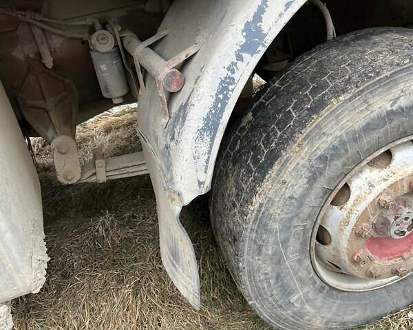Помаранчевий Івеко EuroTrakker, об'ємом двигуна 13.72 л та пробігом 750 тис. км за 18000 $, фото 4 на Automoto.ua