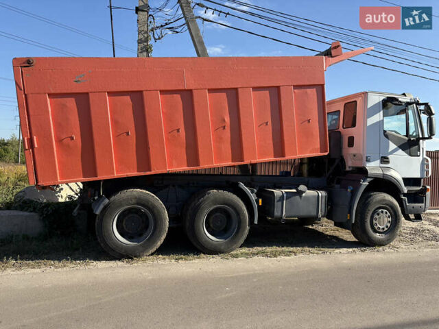 Белый Ивеко Стралис, объемом двигателя 12.9 л и пробегом 670 тыс. км за 42000 $, фото 1 на Automoto.ua