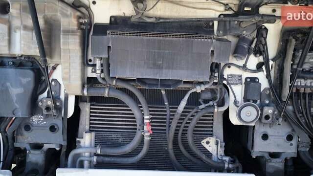 Белый Ивеко Стралис, объемом двигателя 12.88 л и пробегом 1000 тыс. км за 5900 $, фото 10 на Automoto.ua