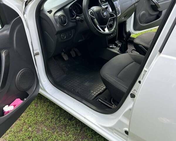 Белый Ивеко Стралис, объемом двигателя 10.31 л и пробегом 100 тыс. км за 10000 $, фото 32 на Automoto.ua